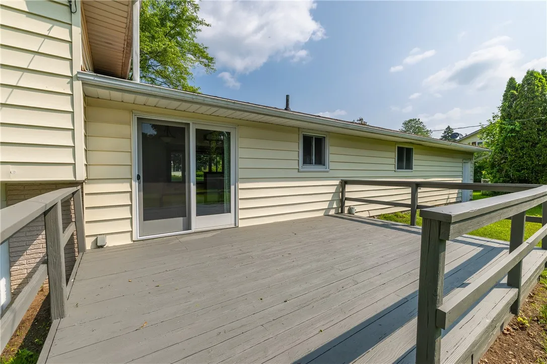 Great deck space off the kitchen/dinette