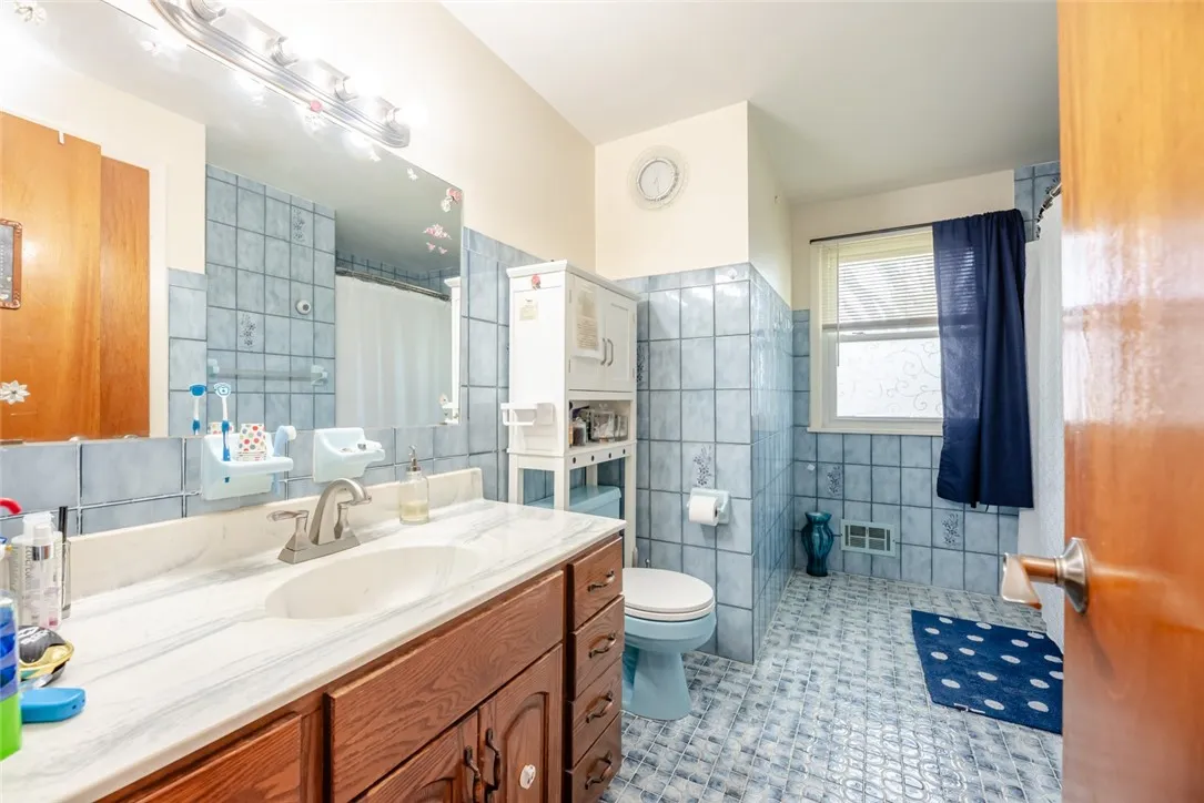 28 Drexel Drive, Gates, New York 14606, Gates, New York 14606, 3 Bedrooms Bedrooms, 8 Rooms Rooms,1 BathroomBathrooms,Residential,Closed,28 Drexel Drive, Gates, New York 14606,R1614004