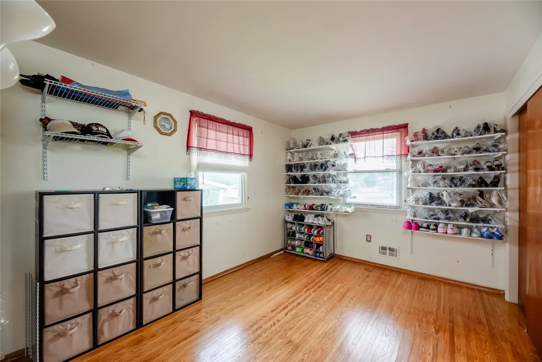 28 Drexel Drive, Gates, New York 14606, Gates, New York 14606, 3 Bedrooms Bedrooms, 8 Rooms Rooms,1 BathroomBathrooms,Residential,Closed,28 Drexel Drive, Gates, New York 14606,R1614004