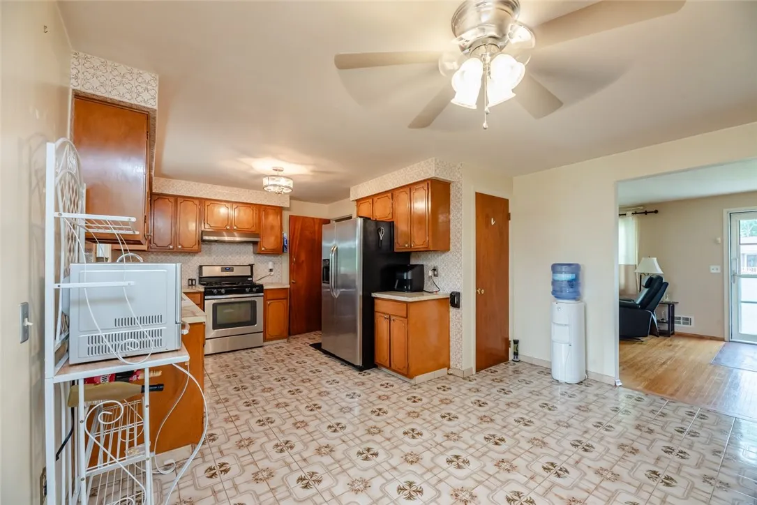 28 Drexel Drive, Gates, New York 14606, Gates, New York 14606, 3 Bedrooms Bedrooms, 8 Rooms Rooms,1 BathroomBathrooms,Residential,Closed,28 Drexel Drive, Gates, New York 14606,R1614004