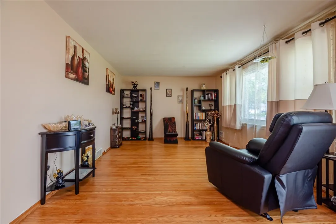 28 Drexel Drive, Gates, New York 14606, Gates, New York 14606, 3 Bedrooms Bedrooms, 8 Rooms Rooms,1 BathroomBathrooms,Residential,Closed,28 Drexel Drive, Gates, New York 14606,R1614004