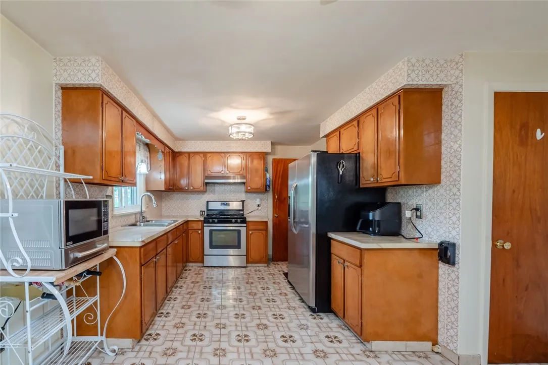 28 Drexel Drive, Gates, New York 14606, Gates, New York 14606, 3 Bedrooms Bedrooms, 8 Rooms Rooms,1 BathroomBathrooms,Residential,Closed,28 Drexel Drive, Gates, New York 14606,R1614004