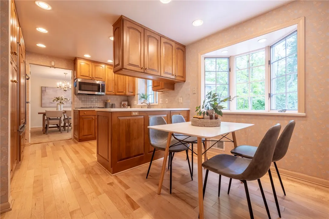 115 Crandon Way, Brighton, New York 14618, Brighton, New York 14618, 4 Bedrooms Bedrooms, 9 Rooms Rooms,2 BathroomsBathrooms,Residential,Closed,115 Crandon Way, Brighton, New York 14618,R1613430