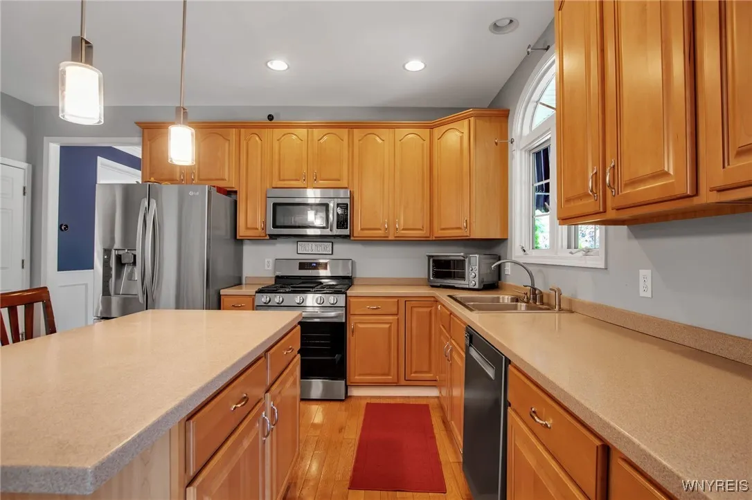 8787 Stonebriar Drive, Clarence, New York 14032, Clarence, New York 14032, 4 Bedrooms Bedrooms, 9 Rooms Rooms,2 BathroomsBathrooms,Residential,Closed,8787 Stonebriar Drive, Clarence, New York 14032,B1614527