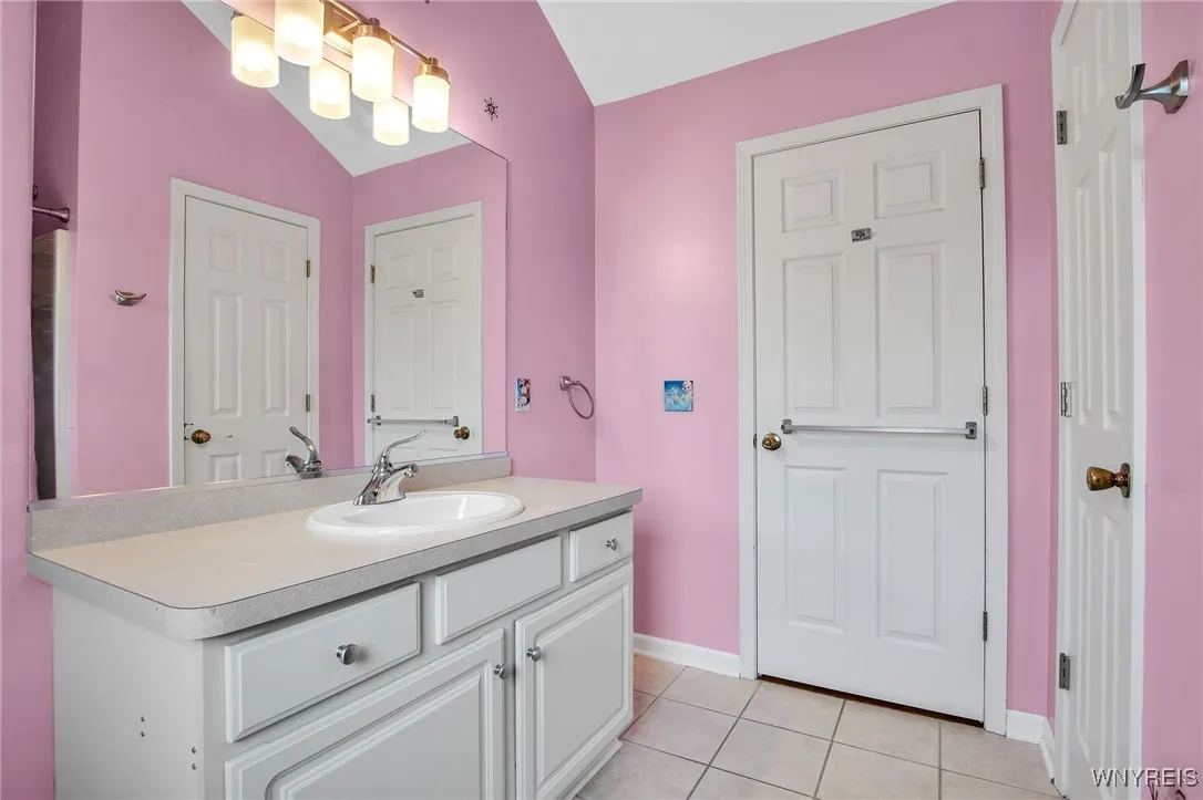 8787 Stonebriar Drive, Clarence, New York 14032, Clarence, New York 14032, 4 Bedrooms Bedrooms, 9 Rooms Rooms,2 BathroomsBathrooms,Residential,Closed,8787 Stonebriar Drive, Clarence, New York 14032,B1614527
