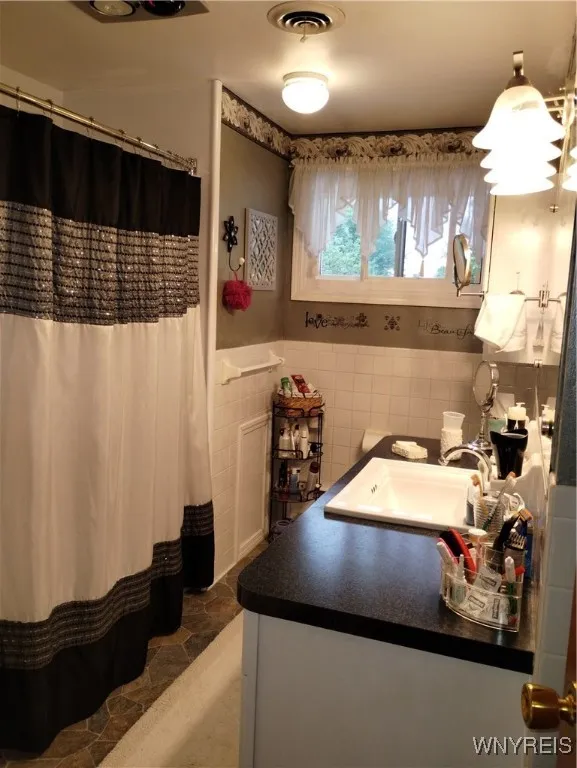 58 Dalewood Drive, Amherst, New York 14228, Amherst, New York 14228, 3 Bedrooms Bedrooms, 7 Rooms Rooms,1 BathroomBathrooms,Residential,Closed,58 Dalewood Drive, Amherst, New York 14228,0,B1614583