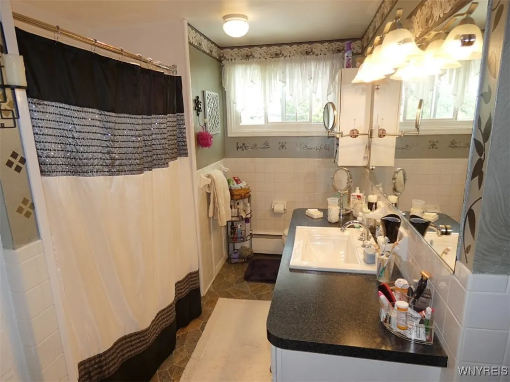 58 Dalewood Drive, Amherst, New York 14228, Amherst, New York 14228, 3 Bedrooms Bedrooms, 7 Rooms Rooms,1 BathroomBathrooms,Residential,Closed,58 Dalewood Drive, Amherst, New York 14228,0,B1614583