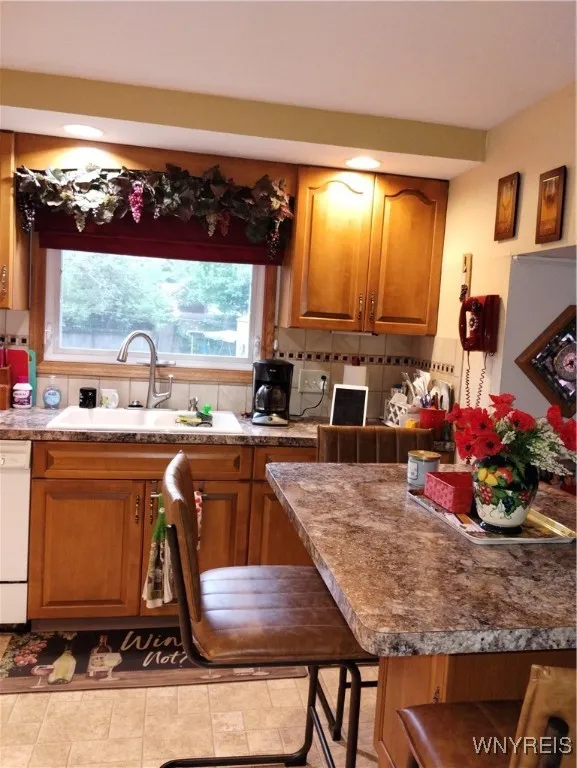 58 Dalewood Drive, Amherst, New York 14228, Amherst, New York 14228, 3 Bedrooms Bedrooms, 7 Rooms Rooms,1 BathroomBathrooms,Residential,Closed,58 Dalewood Drive, Amherst, New York 14228,0,B1614583