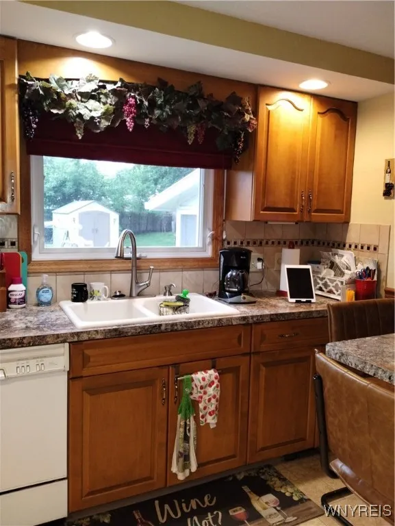 58 Dalewood Drive, Amherst, New York 14228, Amherst, New York 14228, 3 Bedrooms Bedrooms, 7 Rooms Rooms,1 BathroomBathrooms,Residential,Closed,58 Dalewood Drive, Amherst, New York 14228,0,B1614583