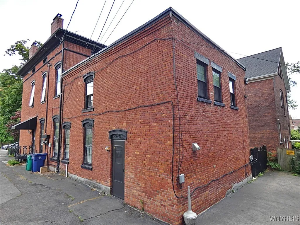 522 Franklin Street, Buffalo, New York 14202, Buffalo, New York 14202, 2 Bedrooms Bedrooms, 6 Rooms Rooms,1 BathroomBathrooms,Residential Lease,For Rent,522 Franklin Street, Buffalo, New York 14202,B1614614