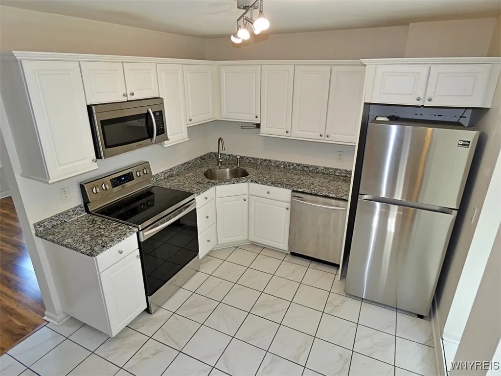 522 Franklin Street, Buffalo, New York 14202, Buffalo, New York 14202, 2 Bedrooms Bedrooms, 6 Rooms Rooms,1 BathroomBathrooms,Residential Lease,For Rent,522 Franklin Street, Buffalo, New York 14202,B1614614