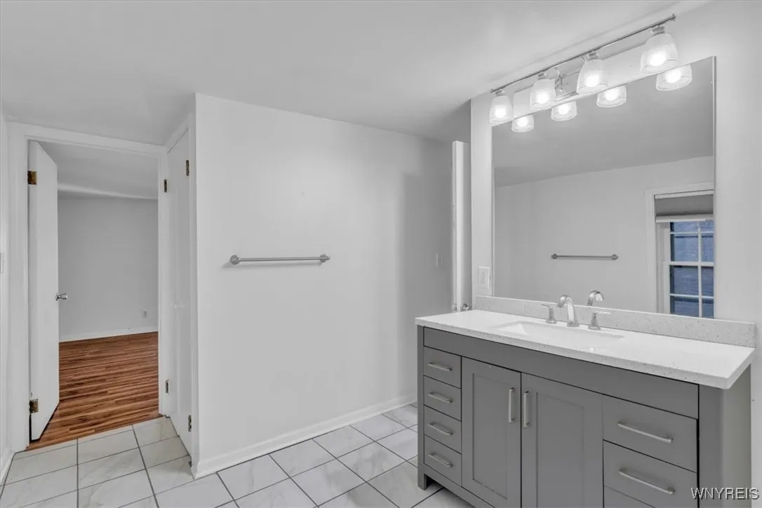 522 Franklin Street, Buffalo, New York 14202, Buffalo, New York 14202, 2 Bedrooms Bedrooms, 6 Rooms Rooms,1 BathroomBathrooms,Residential Lease,For Rent,522 Franklin Street, Buffalo, New York 14202,0,B1614614