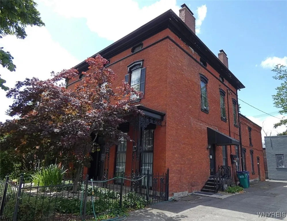 522 Franklin Street, Buffalo, New York 14202, Buffalo, New York 14202, 2 Bedrooms Bedrooms, 6 Rooms Rooms,1 BathroomBathrooms,Residential Lease,For Rent,522 Franklin Street, Buffalo, New York 14202,B1614614