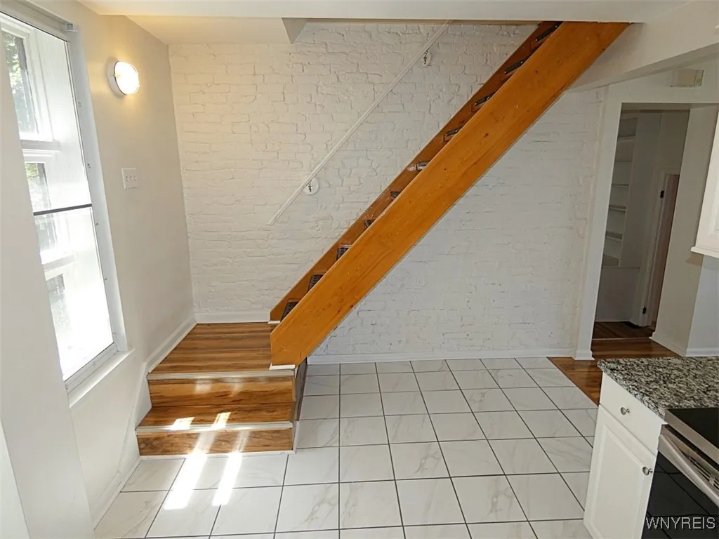 522 Franklin Street, Buffalo, New York 14202, Buffalo, New York 14202, 2 Bedrooms Bedrooms, 6 Rooms Rooms,1 BathroomBathrooms,Residential Lease,For Rent,522 Franklin Street, Buffalo, New York 14202,B1614614