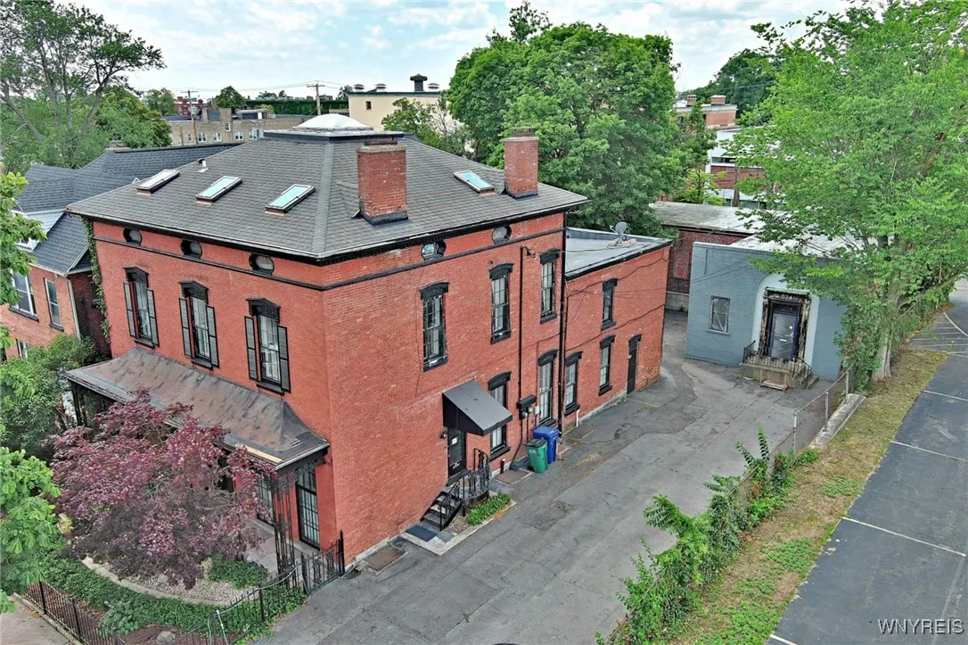 522 Franklin Street, Buffalo, New York 14202, Buffalo, New York 14202, 2 Bedrooms Bedrooms, 6 Rooms Rooms,1 BathroomBathrooms,Residential Lease,For Rent,522 Franklin Street, Buffalo, New York 14202,B1614614