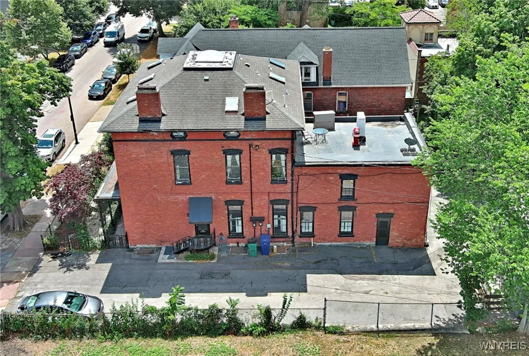 522 Franklin Street, Buffalo, New York 14202, Buffalo, New York 14202, 2 Bedrooms Bedrooms, 6 Rooms Rooms,1 BathroomBathrooms,Residential Lease,For Rent,522 Franklin Street, Buffalo, New York 14202,B1614614
