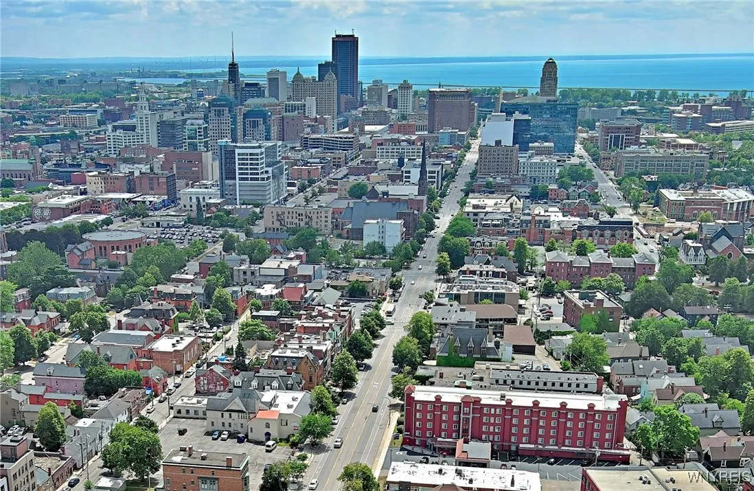 522 Franklin Street, Buffalo, New York 14202, Buffalo, New York 14202, 2 Bedrooms Bedrooms, 6 Rooms Rooms,1 BathroomBathrooms,Residential Lease,For Rent,522 Franklin Street, Buffalo, New York 14202,B1614614