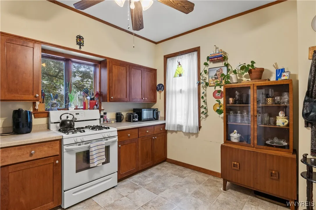 343 Baynes Street, Buffalo, New York 14213, Buffalo, New York 14213, 6 Bedrooms Bedrooms, ,2 BathroomsBathrooms,Residential,Closed,343 Baynes Street, Buffalo, New York 14213,0,B1614385