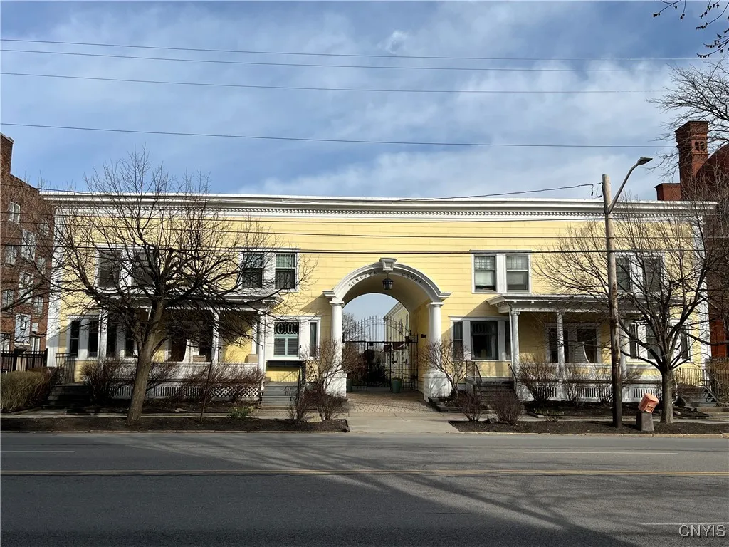 19 Genesee Court 19, Utica, New York 13502, Utica, New York 13502, 2 Bedrooms Bedrooms, 6 Rooms Rooms,2 BathroomsBathrooms,Residential,For Sale,19 Genesee Court 19, Utica, New York 13502,0,S1599603