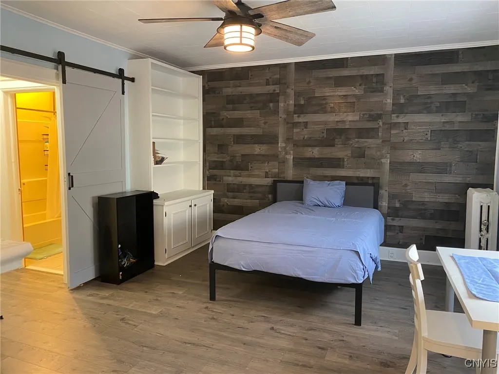 BR w/ Full Bath & adjoining  BR