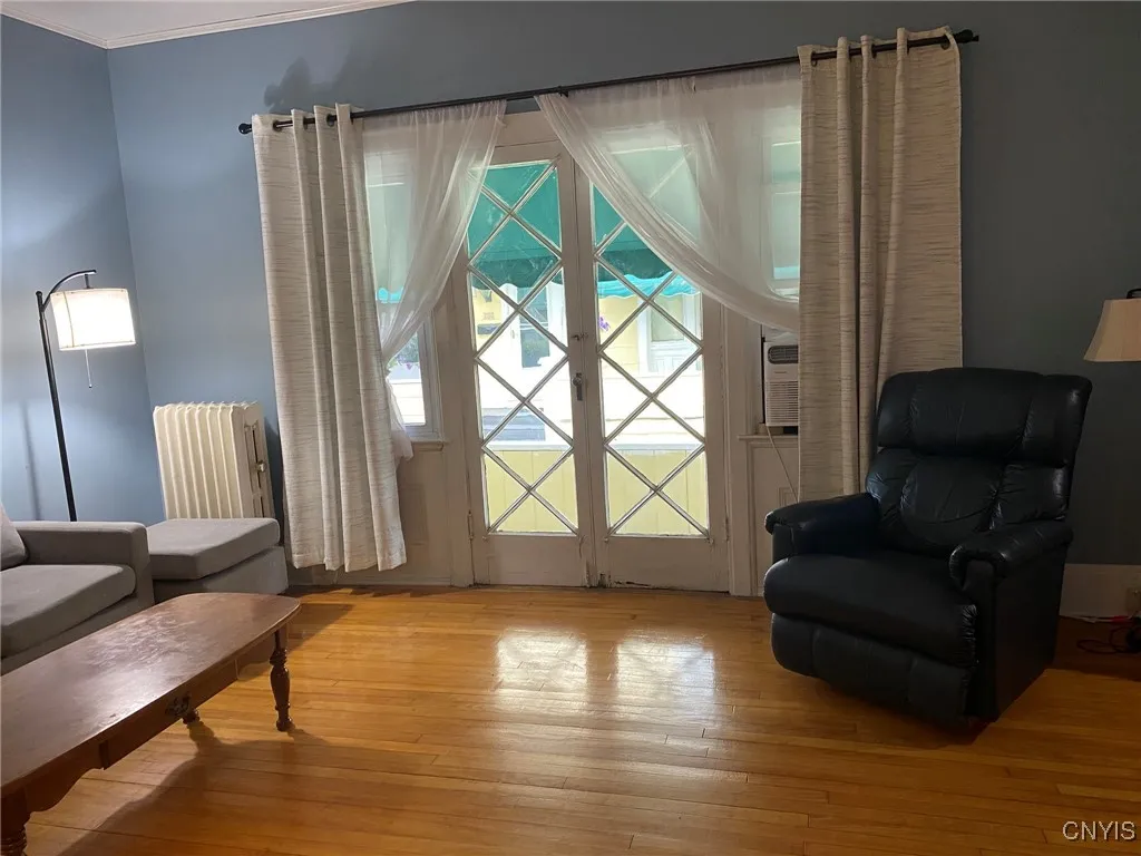 French Doors to Court Yard area