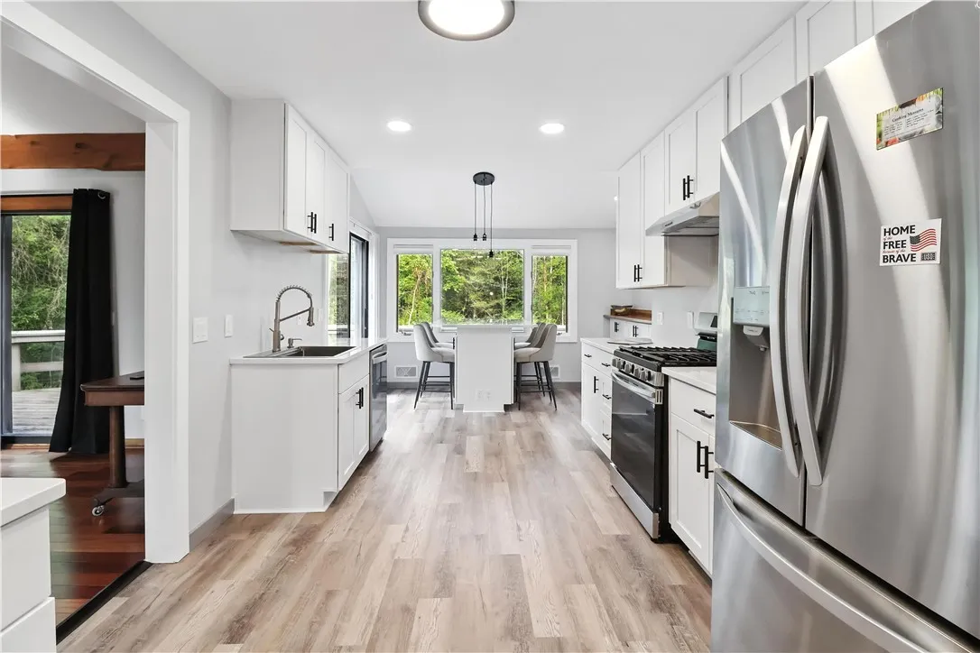 1324 New Seabury Lane, Victor, New York 14564, Victor, New York 14564, 4 Bedrooms Bedrooms, 8 Rooms Rooms,3 BathroomsBathrooms,Residential,Closed,1324 New Seabury Lane, Victor, New York 14564,0,R1614437