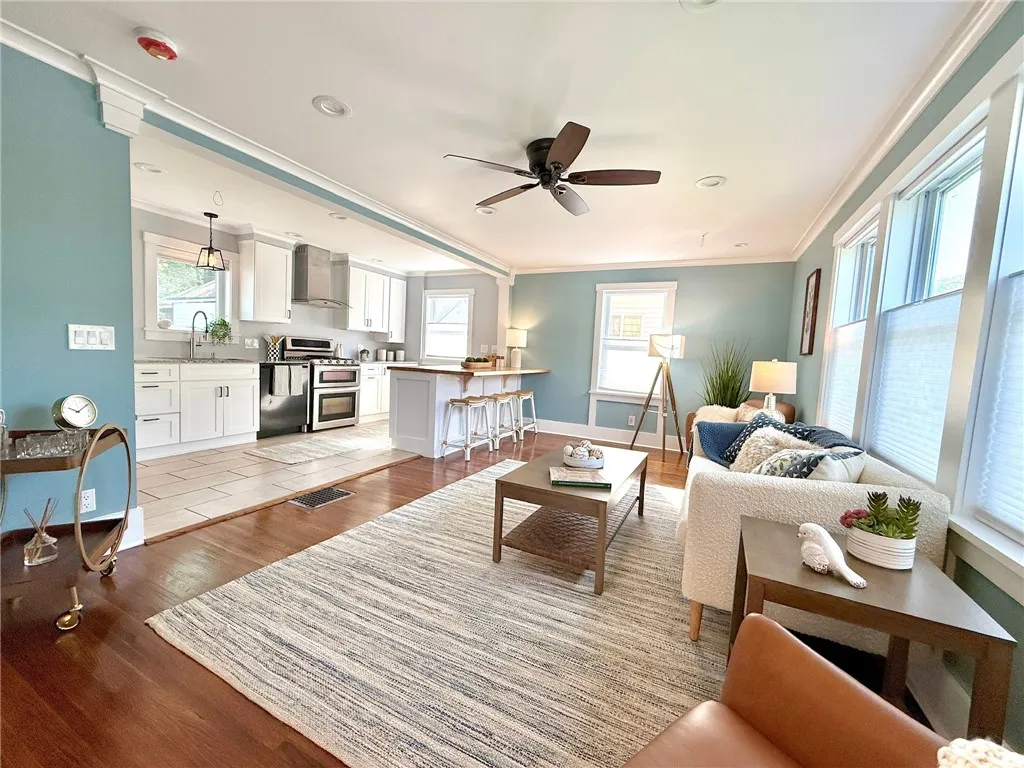 77 Parkview, Irondequoit, New York 14617, Irondequoit, New York 14617, 2 Bedrooms Bedrooms, 4 Rooms Rooms,1 BathroomBathrooms,Residential,Closed,77 Parkview, Irondequoit, New York 14617,R1607139