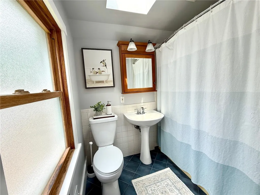 77 Parkview, Irondequoit, New York 14617, Irondequoit, New York 14617, 2 Bedrooms Bedrooms, 4 Rooms Rooms,1 BathroomBathrooms,Residential,Closed,77 Parkview, Irondequoit, New York 14617,R1607139