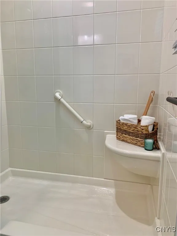 17 Benton Circle, New Hartford, New York 13501, New Hartford, New York 13501, 3 Bedrooms Bedrooms, 7 Rooms Rooms,1 BathroomBathrooms,Residential,Closed,17 Benton Circle, New Hartford, New York 13501,S1614709