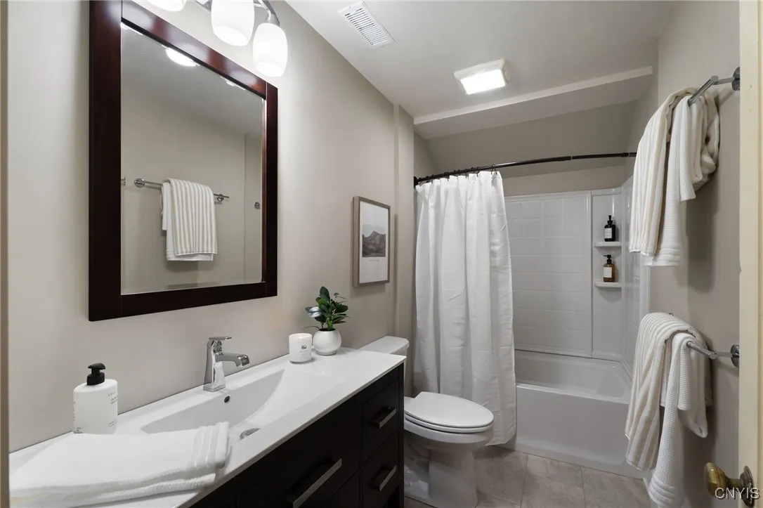 1561 Red Tail Lane, Spafford, New York 13152, Skaneateles, New York 13152, 4 Bedrooms Bedrooms, 9 Rooms Rooms,2 BathroomsBathrooms,Residential,Closed,1561 Red Tail Lane, Spafford, New York 13152,S1613549