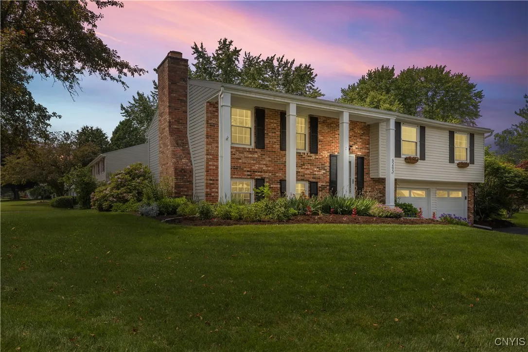 8265 Carnation Drive, Clay, New York 13027, Clay, New York 13027, 3 Bedrooms Bedrooms, 9 Rooms Rooms,2 BathroomsBathrooms,Residential,Closed,8265 Carnation Drive, Clay, New York 13027,0,S1614403