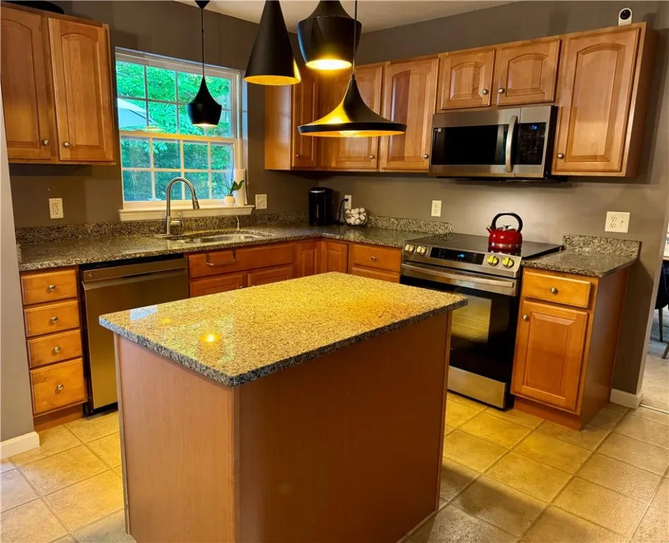 1056 Fawn Wood Drive, Webster, New York 14580, Webster, New York 14580, 3 Bedrooms Bedrooms, 7 Rooms Rooms,1 BathroomBathrooms,Residential,Closed,1056 Fawn Wood Drive, Webster, New York 14580,0,R1614817