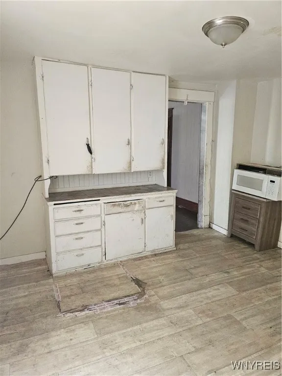 167 East Street, Buffalo, New York 14207, Buffalo, New York 14207, 6 Bedrooms Bedrooms, ,2 BathroomsBathrooms,Residential,For Sale,167 East Street, Buffalo, New York 14207,B1614820