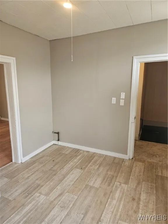 167 East Street, Buffalo, New York 14207, Buffalo, New York 14207, 6 Bedrooms Bedrooms, ,2 BathroomsBathrooms,Residential,For Sale,167 East Street, Buffalo, New York 14207,B1614820