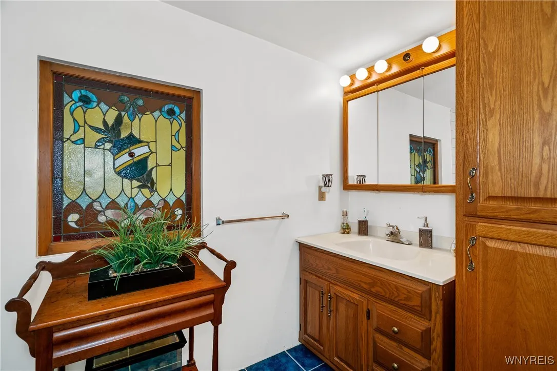 5316 Lake Shore Road, Hamburg, New York 14075, Hamburg, New York 14075, 3 Bedrooms Bedrooms, 10 Rooms Rooms,2 BathroomsBathrooms,Residential,For Sale,5316 Lake Shore Road, Hamburg, New York 14075,B1614508