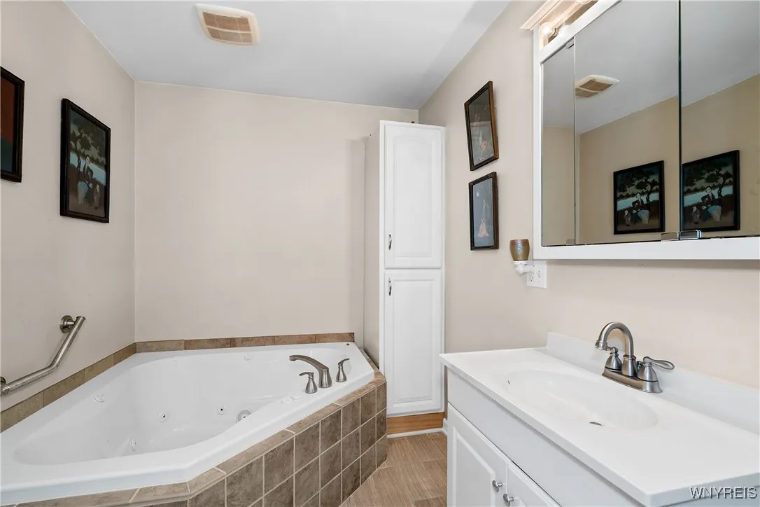 5316 Lake Shore Road, Hamburg, New York 14075, Hamburg, New York 14075, 3 Bedrooms Bedrooms, 10 Rooms Rooms,2 BathroomsBathrooms,Residential,For Sale,5316 Lake Shore Road, Hamburg, New York 14075,B1614508
