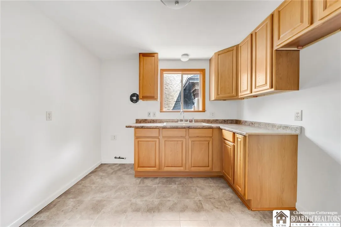 105 Riverview Place, Buffalo, New York 14201, Buffalo, New York 14210, 3 Bedrooms Bedrooms, ,2 BathroomsBathrooms,Residential,Closed,105 Riverview Place, Buffalo, New York 14201,R1614896