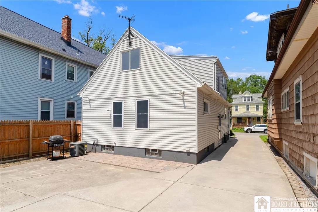 105 Riverview Place, Buffalo, New York 14201, Buffalo, New York 14210, 3 Bedrooms Bedrooms, ,2 BathroomsBathrooms,Residential,Closed,105 Riverview Place, Buffalo, New York 14201,R1614896