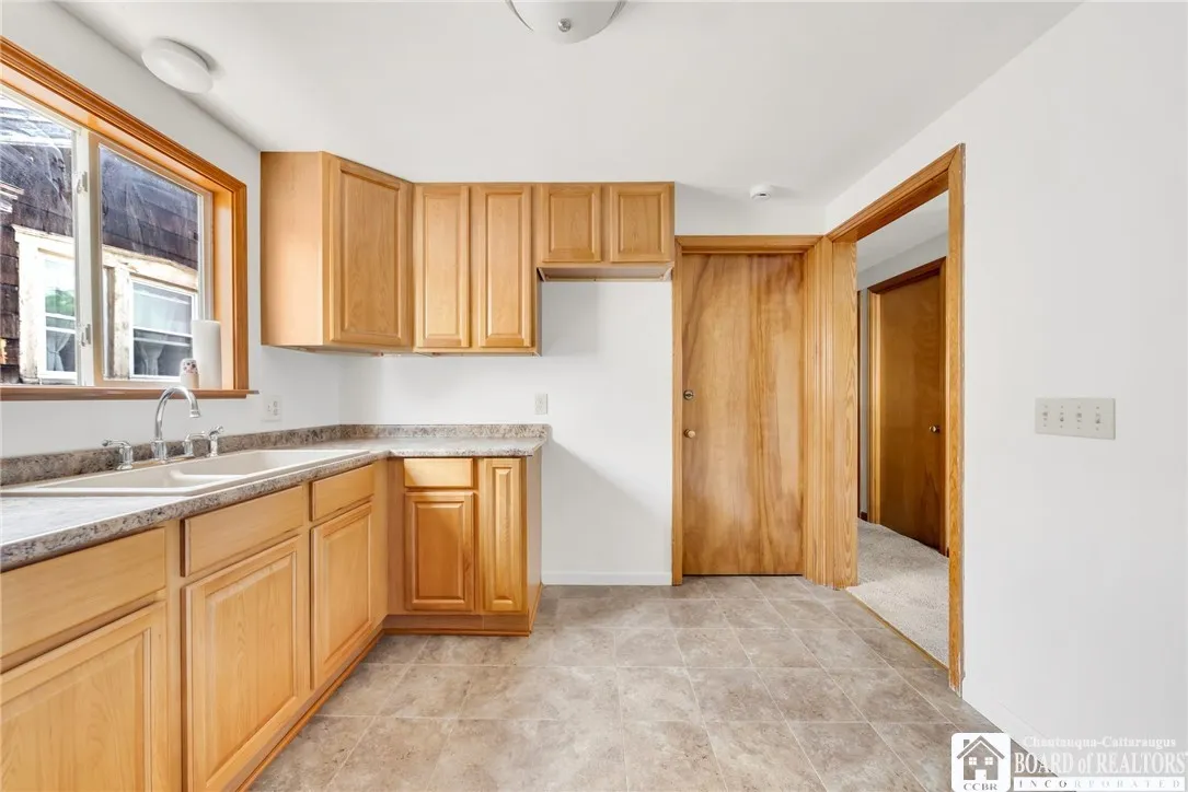 105 Riverview Place, Buffalo, New York 14201, Buffalo, New York 14210, 3 Bedrooms Bedrooms, ,2 BathroomsBathrooms,Residential,Closed,105 Riverview Place, Buffalo, New York 14201,R1614896