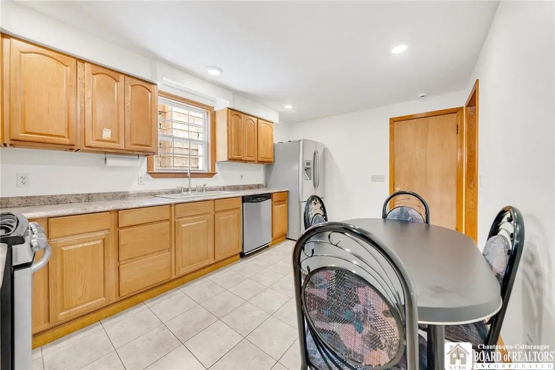 105 Riverview Place, Buffalo, New York 14201, Buffalo, New York 14210, 3 Bedrooms Bedrooms, ,2 BathroomsBathrooms,Residential,Closed,105 Riverview Place, Buffalo, New York 14201,R1614896