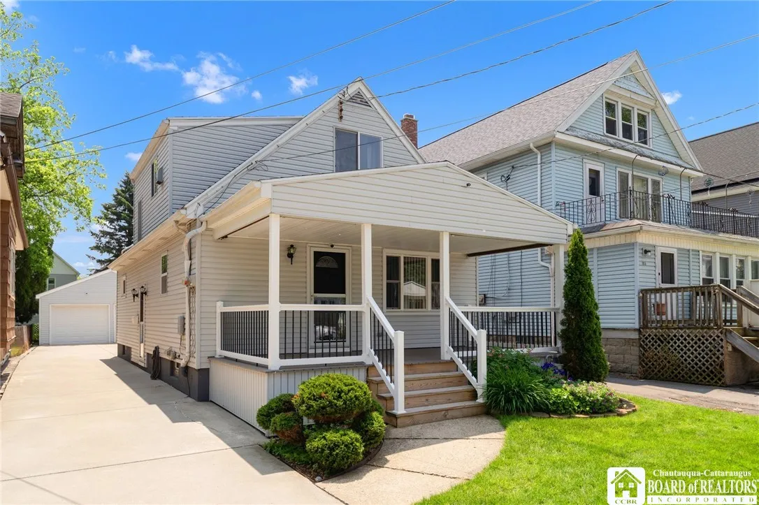 105 Riverview Place, Buffalo, New York 14201, Buffalo, New York 14210, 3 Bedrooms Bedrooms, ,2 BathroomsBathrooms,Residential,Closed,105 Riverview Place, Buffalo, New York 14201,R1614896