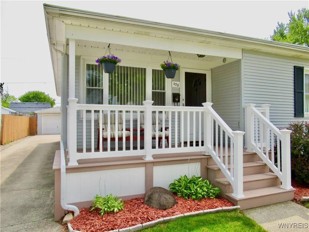 173 Wellington Avenue, Tonawanda-town, New York 14, Tonawanda, New York 14223, 3 Bedrooms Bedrooms, 5 Rooms Rooms,1 BathroomBathrooms,Residential,Closed,173 Wellington Avenue, Tonawanda-town, New York 14,B1614596