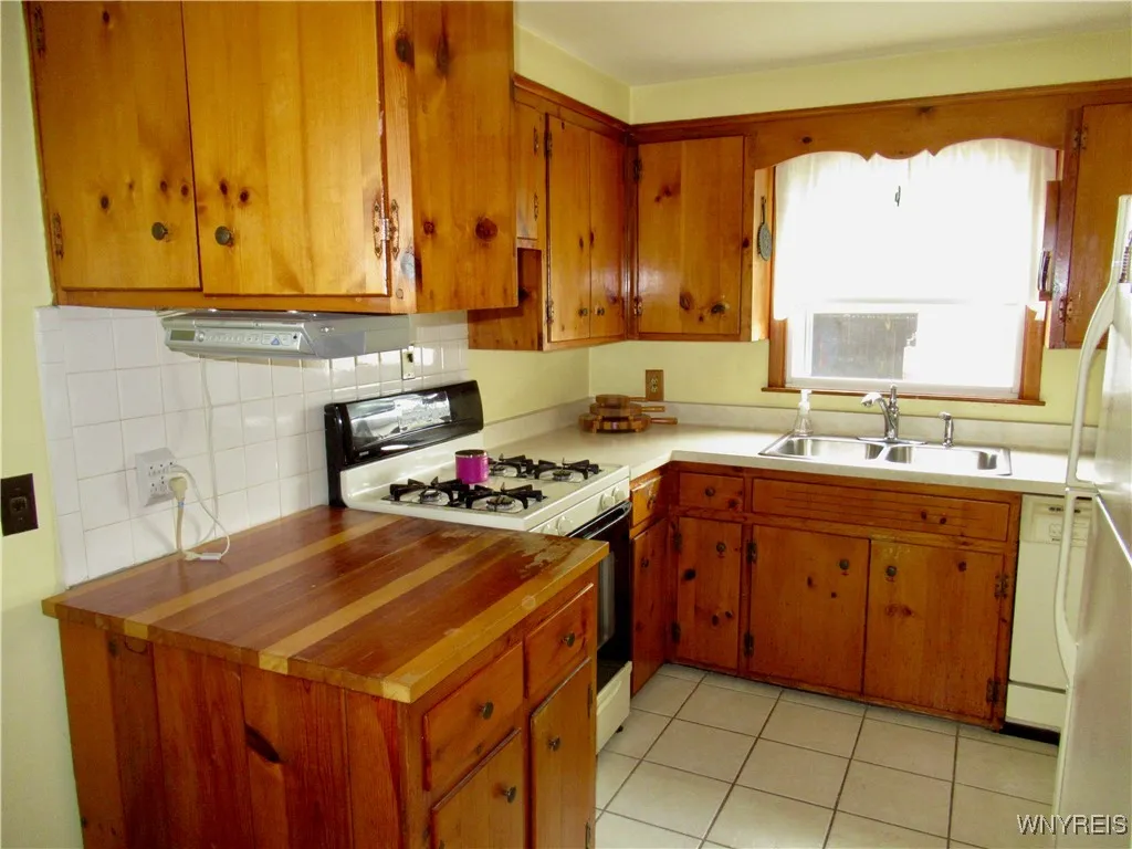 173 Wellington Avenue, Tonawanda-town, New York 14, Tonawanda, New York 14223, 3 Bedrooms Bedrooms, 5 Rooms Rooms,1 BathroomBathrooms,Residential,Closed,173 Wellington Avenue, Tonawanda-town, New York 14,B1614596