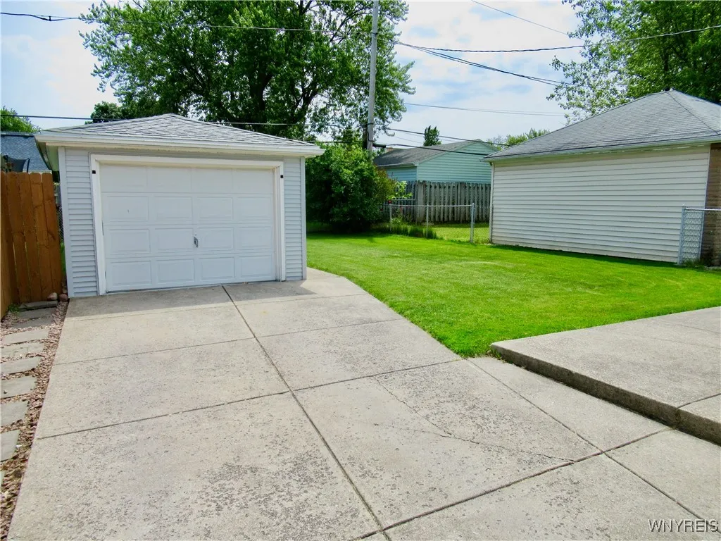 173 Wellington Avenue, Tonawanda-town, New York 14, Tonawanda, New York 14223, 3 Bedrooms Bedrooms, 5 Rooms Rooms,1 BathroomBathrooms,Residential,Closed,173 Wellington Avenue, Tonawanda-town, New York 14,B1614596