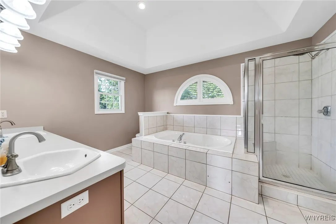 5531 Pine Loch Lane, Clarence, New York 14221, Clarence, New York 14221, 4 Bedrooms Bedrooms, 10 Rooms Rooms,2 BathroomsBathrooms,Residential,Closed,5531 Pine Loch Lane, Clarence, New York 14221,B1613791