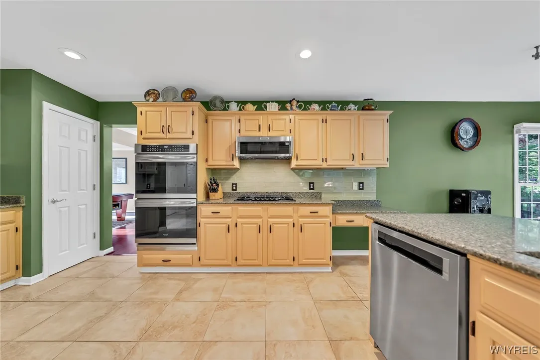 5531 Pine Loch Lane, Clarence, New York 14221, Clarence, New York 14221, 4 Bedrooms Bedrooms, 10 Rooms Rooms,2 BathroomsBathrooms,Residential,Closed,5531 Pine Loch Lane, Clarence, New York 14221,B1613791
