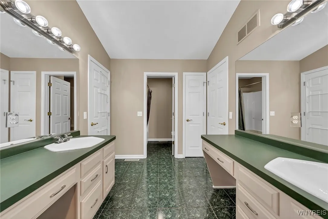 5531 Pine Loch Lane, Clarence, New York 14221, Clarence, New York 14221, 4 Bedrooms Bedrooms, 10 Rooms Rooms,2 BathroomsBathrooms,Residential,Closed,5531 Pine Loch Lane, Clarence, New York 14221,B1613791