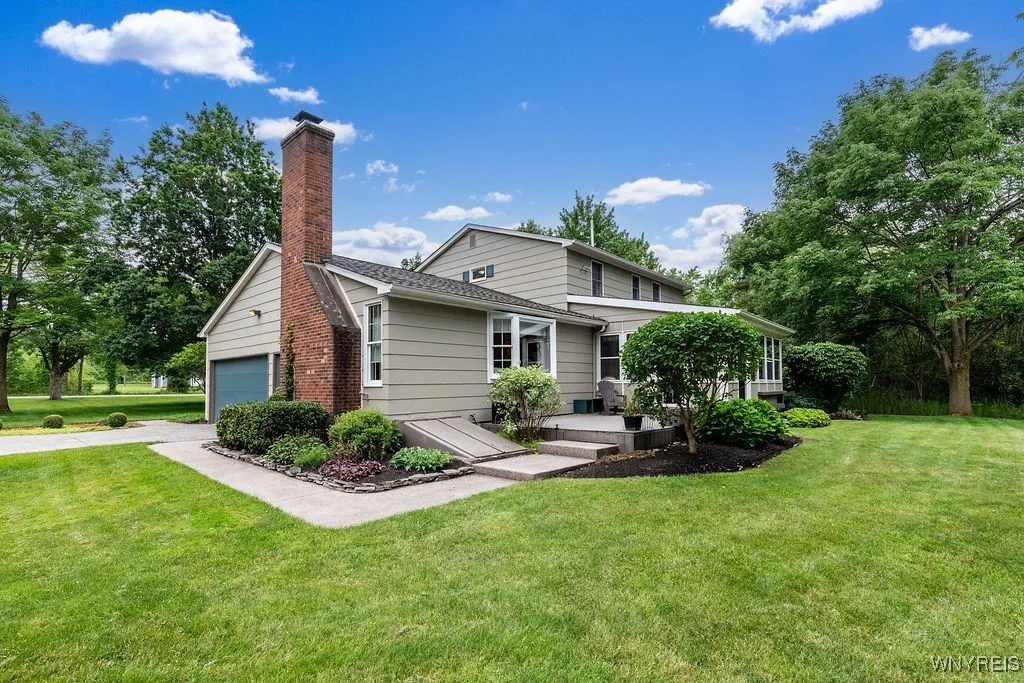 11544 Howe Road, Newstead, New York 14001, Newstead, New York 14001, 5 Bedrooms Bedrooms, 11 Rooms Rooms,2 BathroomsBathrooms,Residential,Closed,11544 Howe Road, Newstead, New York 14001,0,B1614130