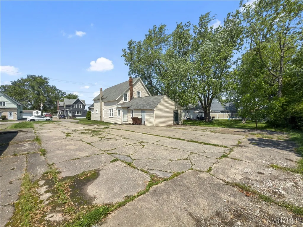69 Halstead Avenue, Cheektowaga, New York 14212, Cheektowaga, New York 14212, 4 Bedrooms Bedrooms, 7 Rooms Rooms,1 BathroomBathrooms,Residential,For Sale,69 Halstead Avenue, Cheektowaga, New York 14212,B1614982