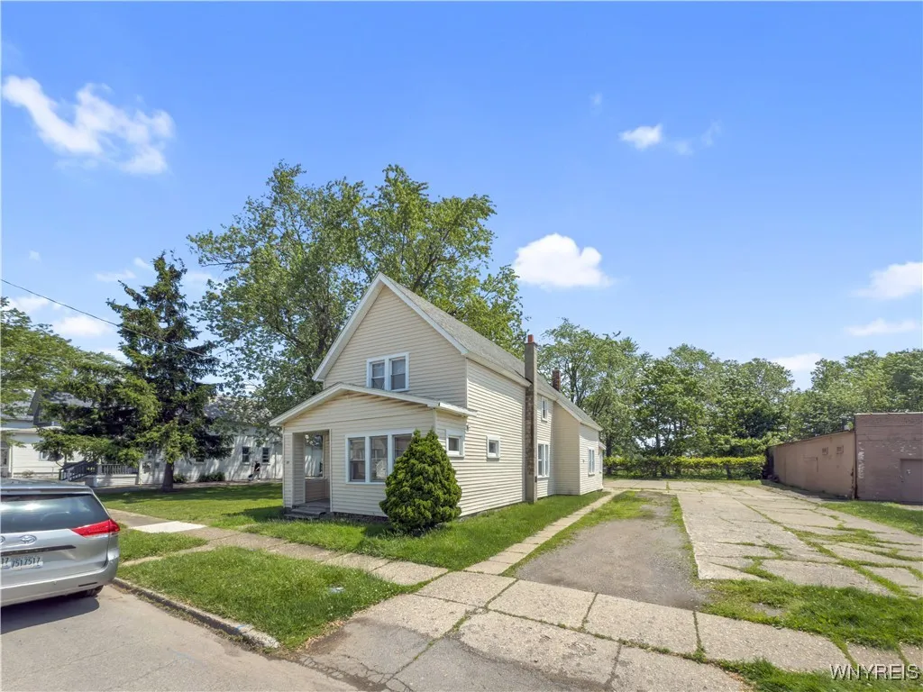 69 Halstead Avenue, Cheektowaga, New York 14212, Cheektowaga, New York 14212, 4 Bedrooms Bedrooms, 7 Rooms Rooms,1 BathroomBathrooms,Residential,For Sale,69 Halstead Avenue, Cheektowaga, New York 14212,B1614982